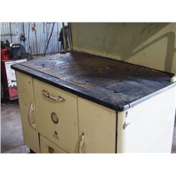 McClary Royal Charm Wooden Stove - Bodnarus Auctioneering