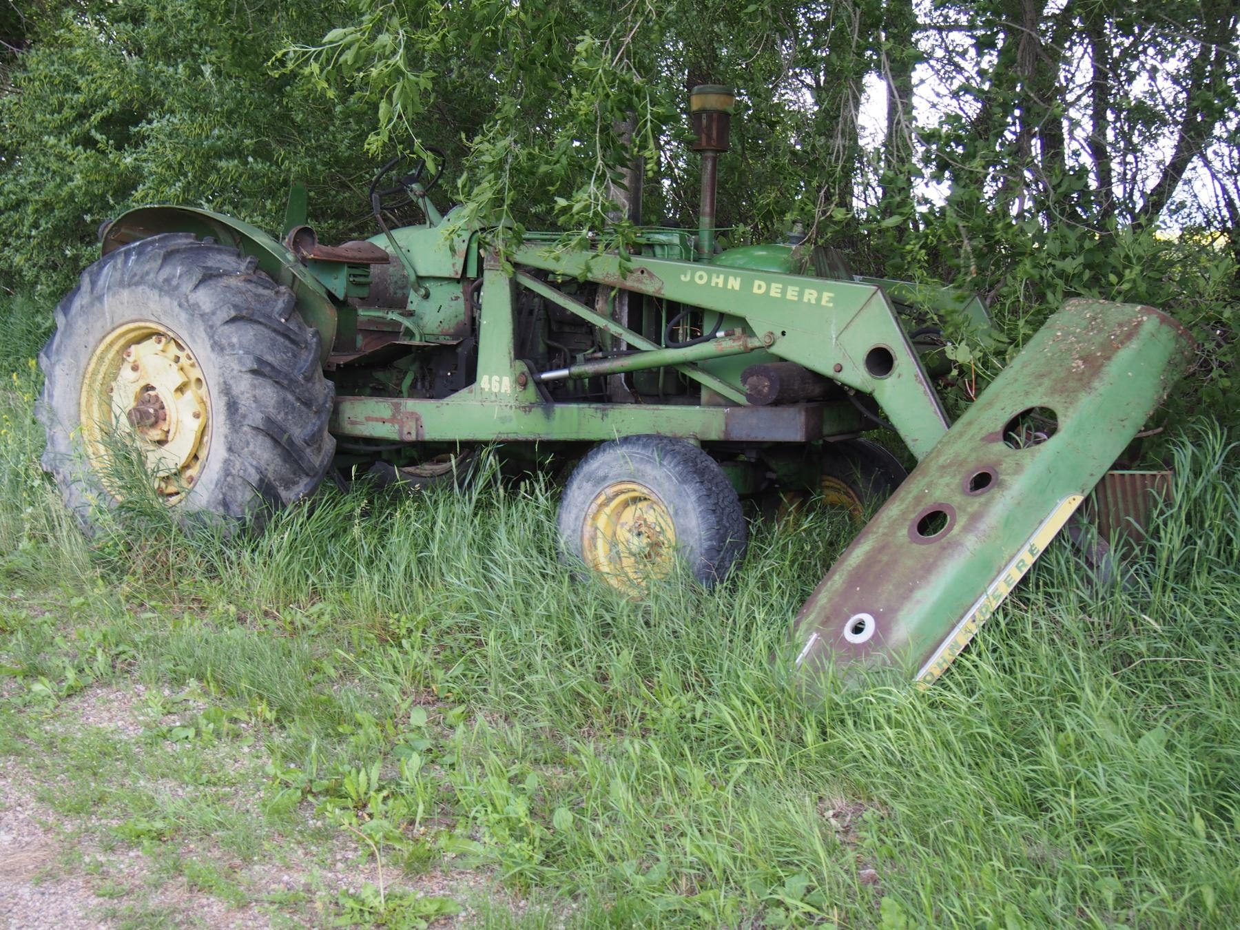 John Deere 3020 (Motor Seized) w/ 46A Loader T123R105893R