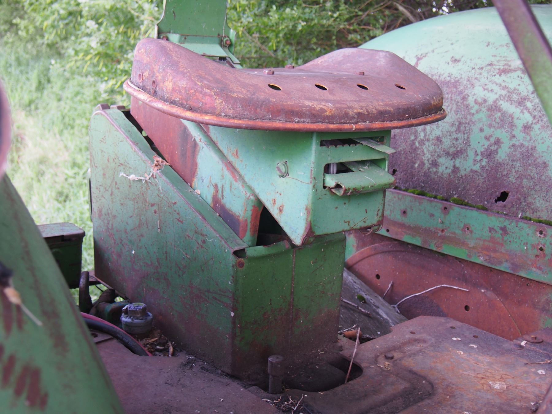 John Deere 3020 (Motor Seized) w/ 46A Loader T123R105893R