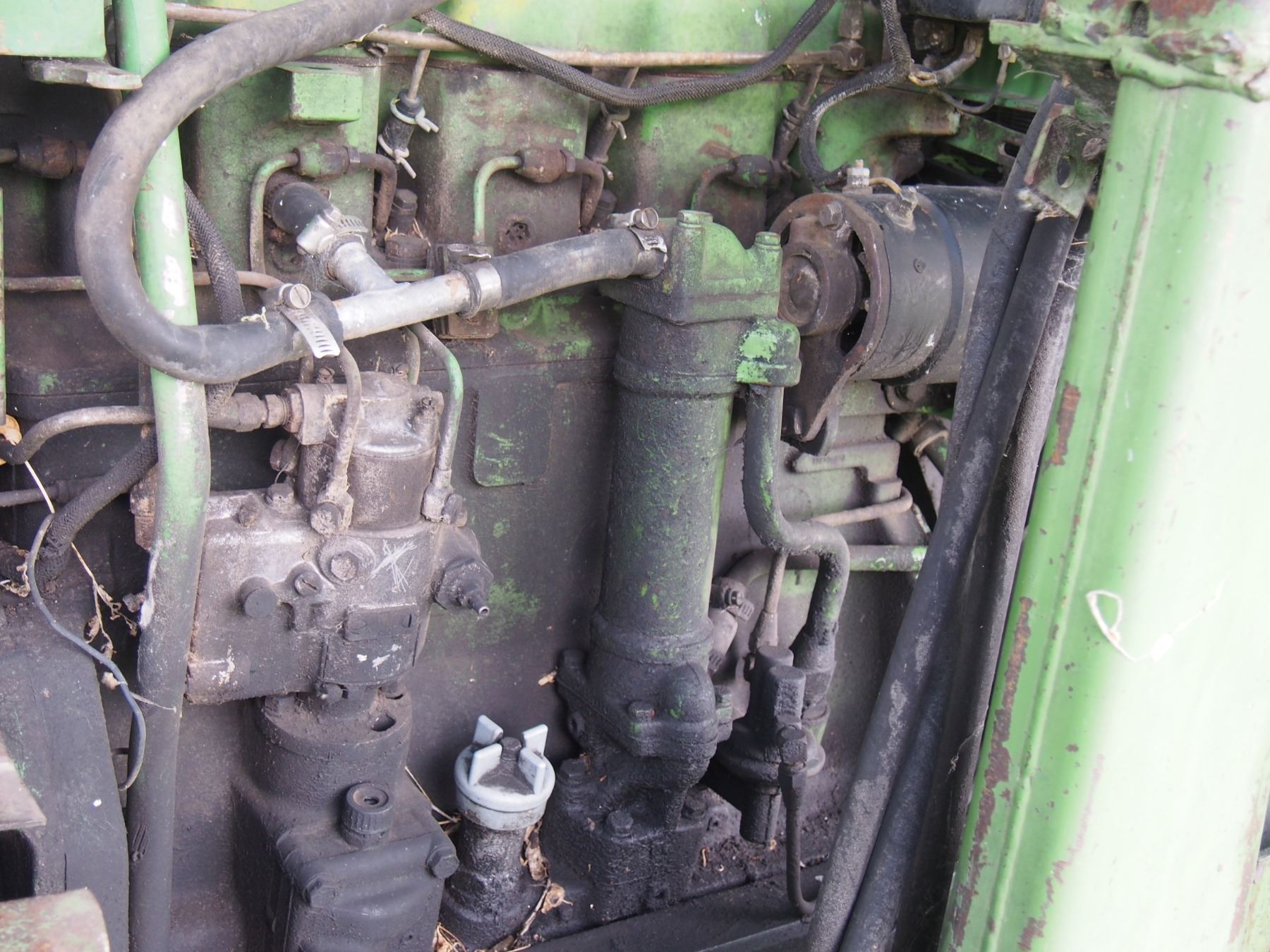 John Deere 3020 (Motor Seized) w/ 46A Loader T123R105893R