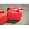 Image 3 : 3 Plastic Gas Cans