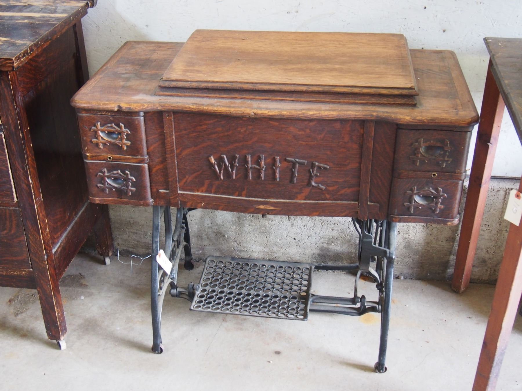 Vintage White Sewing Machine Vintage White Sewing Machine