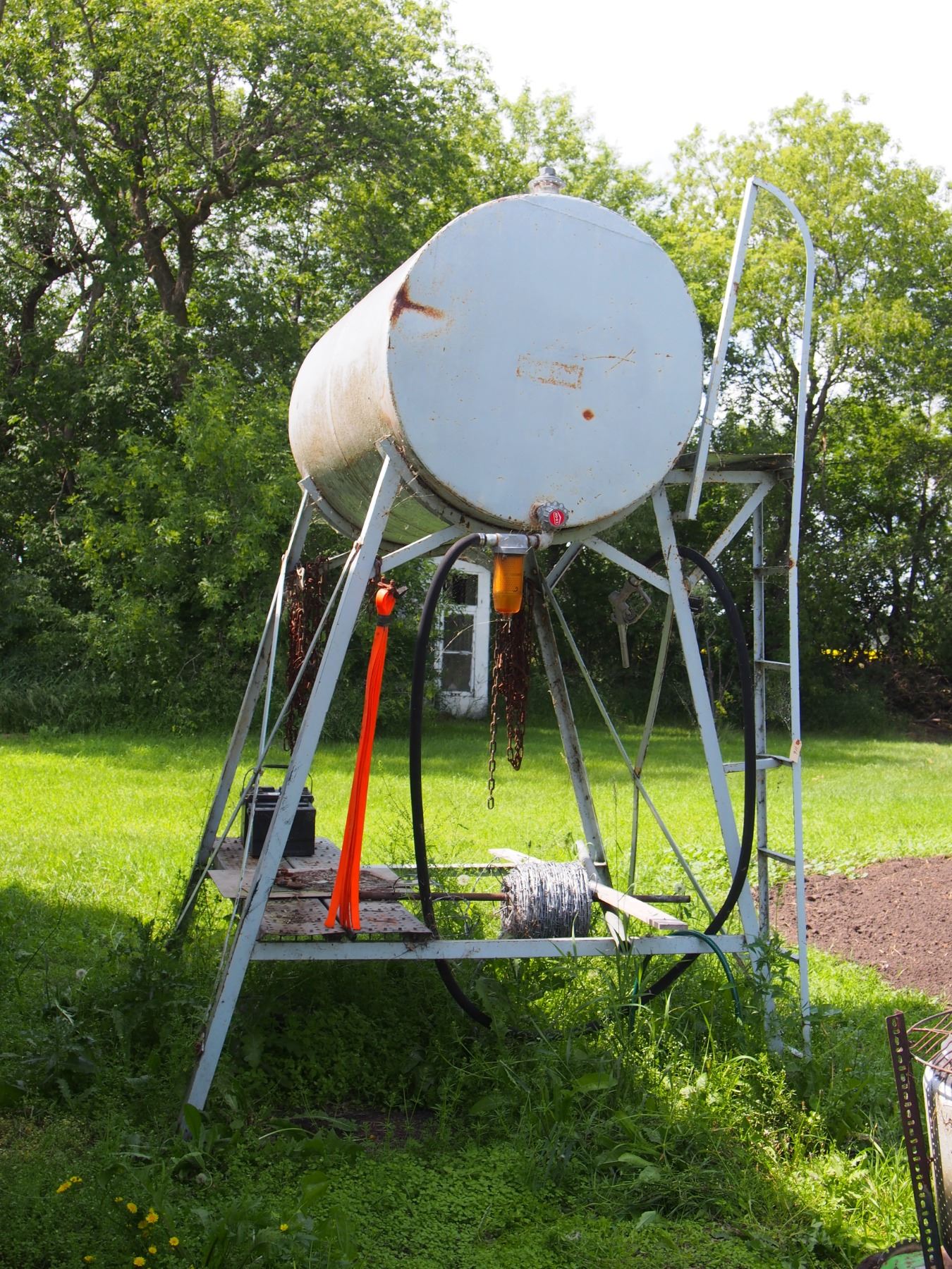 Fuel Tank and Stand Approx 300 Gal with Wire (Gasoline)