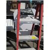 Image 1 : FIBERGLASS/ALUMINUM STEP LADDER