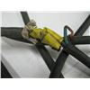 Image 2 : DEWALT ANGLE GRINDER