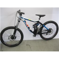 GIANT GLORY 8.0 MOUNTAIN BIKE FULL SUSPENSION LOOKS TO BE IN GOOD CONDITION