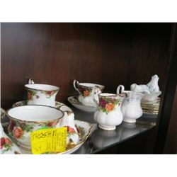 A LOT OF ROYAL ALBERT  OLD COUNTRY ROSE  CHINA, ROYAL ALBERT  MEMORY LANE  CHINA