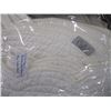 Image 2 : QUEENSIZE QUILT WITH PILLOW SHAMS