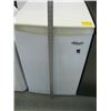 Image 1 : WHIRLPOOL WHITE BAR FRIDGE