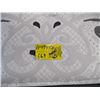 Image 1 : BEAUTYREST QUEENSIZE BOXSPRING AND MATTRESS