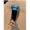 Image 2 : CAT Bucket Attachment, Narrow, 12" W