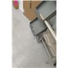 Image 3 : Metal Merchandise Display Shelving