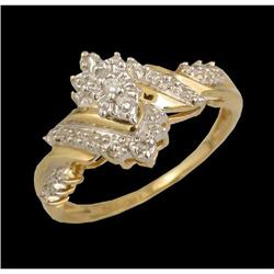 10KY Gold Round-Cut Diamond Cluster Ring