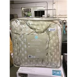 Martha Stewart King Size 3-Piece Comforter Set