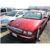 Image 2 : JAGUAR XJ8 2006 SALV/T