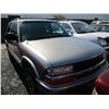 Image 1 : CHEVROLET BLAZER 2002 SALV T/DONATION