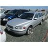 Image 2 : VOLVO V70 2001 T-DONATION