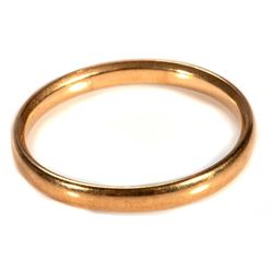 18k gold wedding band