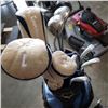 Image 3 : TAYLORMADE AND CALLAWAY GOLF BAG W/ DUNLOP AND OTHER CLUBS
