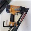 Image 2 : 2 BOSTICH AIR NAILERS