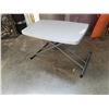 Image 1 : SMALL PLASTIC FOLDING TABLE