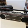 Image 2 : 2 RETRO GE BOOMBOXES