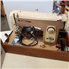 Image 2 : BROTHER VINTAGE SEWING MACHINE