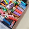 Image 3 : TRAY OF PEZ DISPENSERS