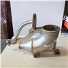 Image 2 : VINTAGE METAL APPLE PRESS