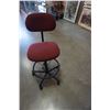 Image 2 : RED ROLLING OFFICE CHAIR
