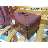 Image 3 : VINTAGE SUITCASE AND VANITY CASE