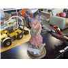 Image 2 : LADY FIGURAL TABLE LAMP