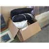 Image 1 : BOX OF THROW PILLOWS