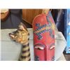 Image 2 : WOOD CARVED MASK AND CAT FIGURE