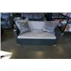 Image 1 : BRAND NEW OUTDOOR LOVE SEAT W/ 2 PILLOWS AND LIGHT GREY CUSHIONS - RETAIL $599