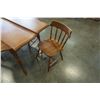 Image 2 : ROUND MAPLE DINING TABLE W/ 2 LEAFS AND 3 CHAIRS