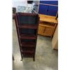 Image 2 : 2 FOLDING SHELFS