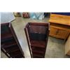 Image 4 : 2 FOLDING SHELFS