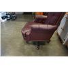 Image 3 : HANCOCK AND MOORE FINE FURNITURE ROLLING STUDDED TUFTED OFFICE CHAIR
