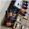 Image 2 : TRAY OF NAIL POLISH
