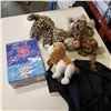 Image 1 : NEW DISNEY STORAY TELLING SET AND STUFFIES