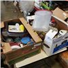 Image 1 : 2 BOXES OF RUBBERMAID TUPPERWARE, KITCHEN ITEMS, AND CANNISTERS