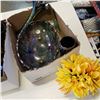 Image 2 : 2 TRAYS OF VASES AND SERVING DISH