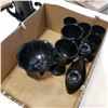 Image 2 : BLACK PORCELAIN AND GLASSWARE