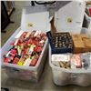 Image 1 : 2 LARGE TOTES OF VINTAGE RADIO TUBES
