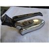 Image 2 : LOT OF ANTIQUE AND VINTAGE IRONS