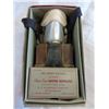 Image 2 : VINTAGE DUST FOE CLEA VUE RESPIRATOR AND KWIK EDGE STRAP