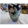 Image 2 : VINTAGE CHINESE VASE 16 INCH
