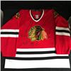 Image 1 : 2019-20 CHICAGO BLACKHAWKS TEAM SIGNED JERSEY ( SIGNED BY 12)