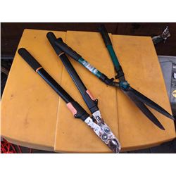 2 X LONG HANDLE CLIPPERS, SPRINKLER